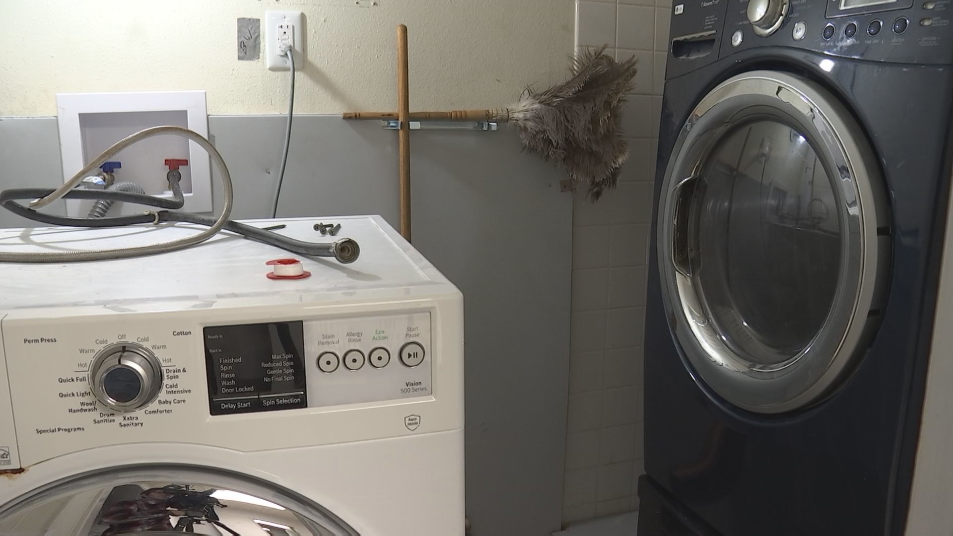 Carbondale warming center laundry room